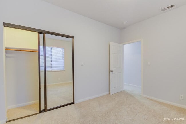 Building Photo - 465 35th Ave