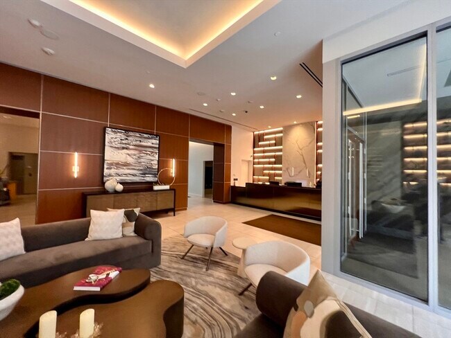 Building Photo - 32 Traveler St