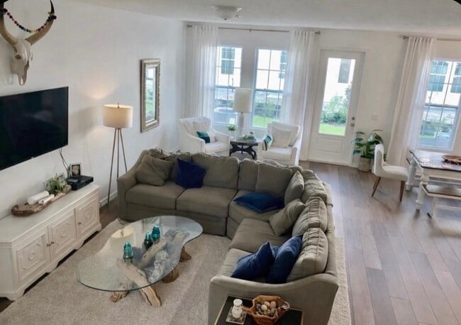 Building Photo - 2583 Circolo Ln.