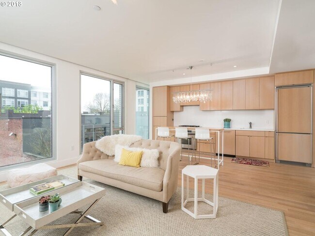 Building Photo - MOVE IN SPECIAL: $500 OFF! Stunning Condo ...