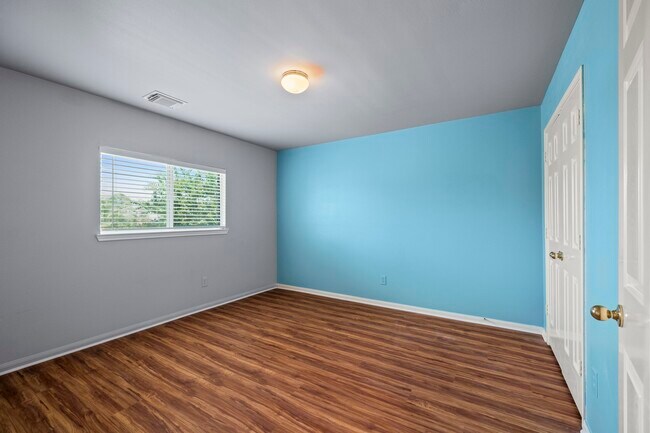 Building Photo - 12202 Mardi Gras Dr