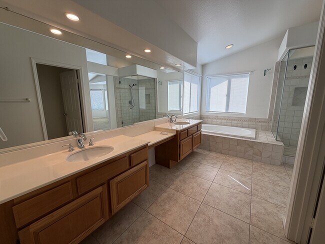 Building Photo - 6781 Angelina Ct