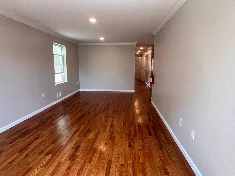 Building Photo - 241 Franklin St