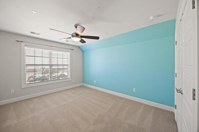 Building Photo - 916 Star of Danube Way