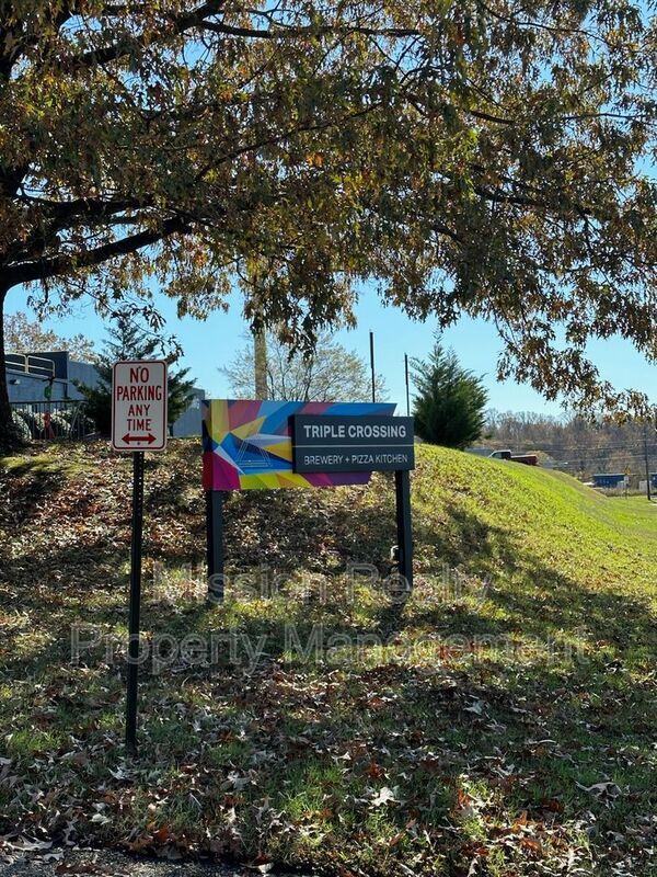 Building Photo - 5300 Wingfield St