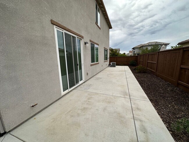 Building Photo - 1561 Osborn Dr