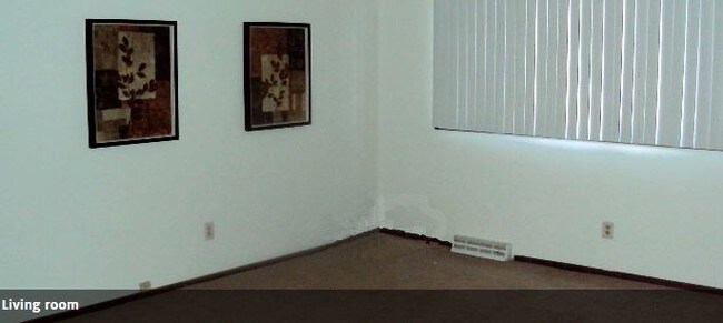 Building Photo - Kimberly Square - Fully Occupied
