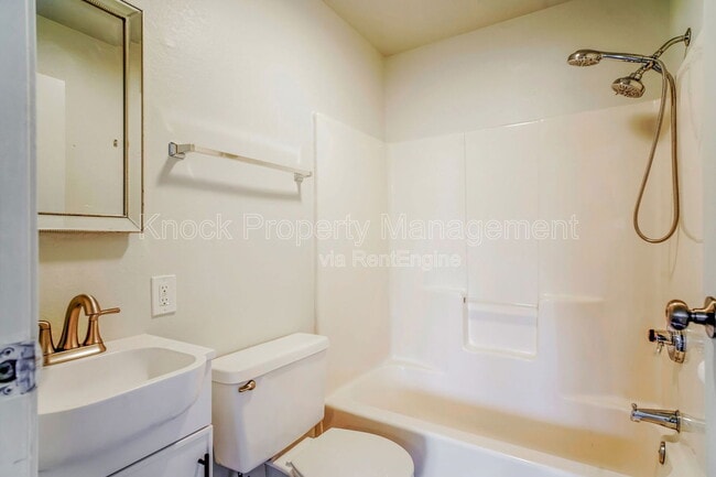 Building Photo - 4906 SE 108th Ave