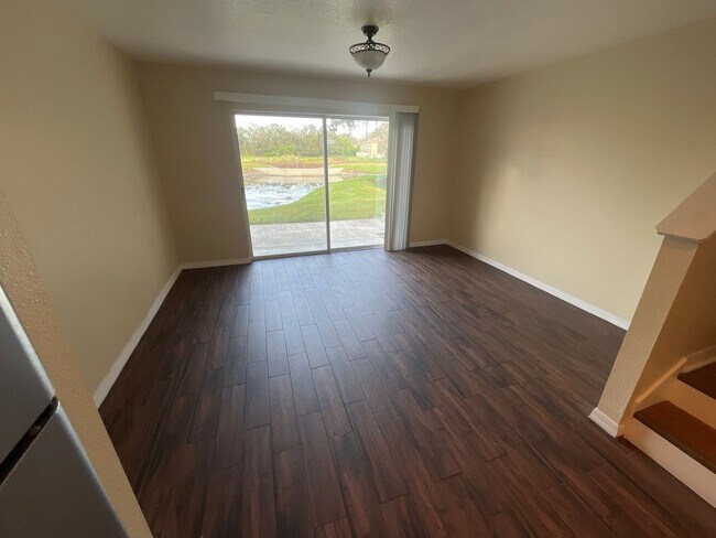 Building Photo - Stylish 2-Bed Modern Home at an Unbeatable...