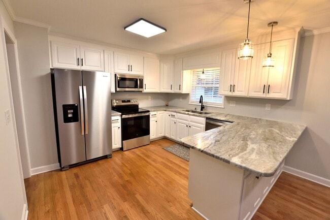 Building Photo - 3645 Shenandoah Dr