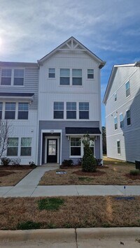 Building Photo - Brand New End Unit Townhome | 3 BR/3.5BA | 1-Car Garage | Near Downtown Mooresville