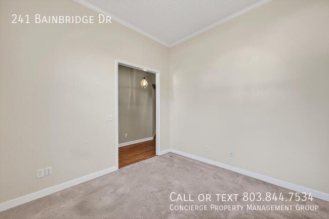 Building Photo - 241 Bainbridge Dr