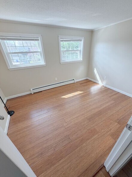 Building Photo - 76 Ode Way