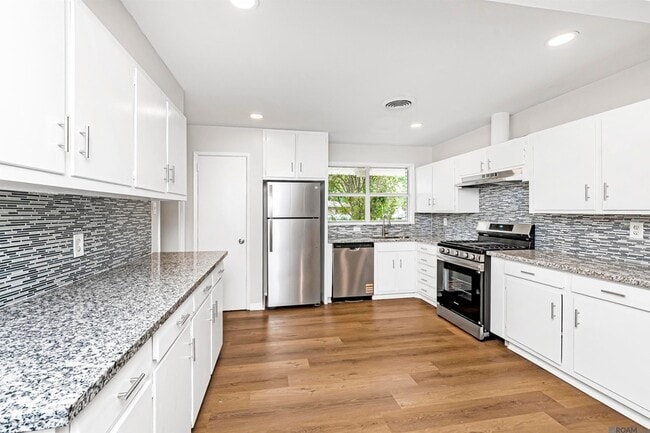 Building Photo - 8131 Sholar Dr