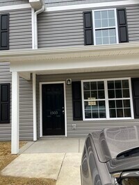 Building Photo - 1503 Larkin St