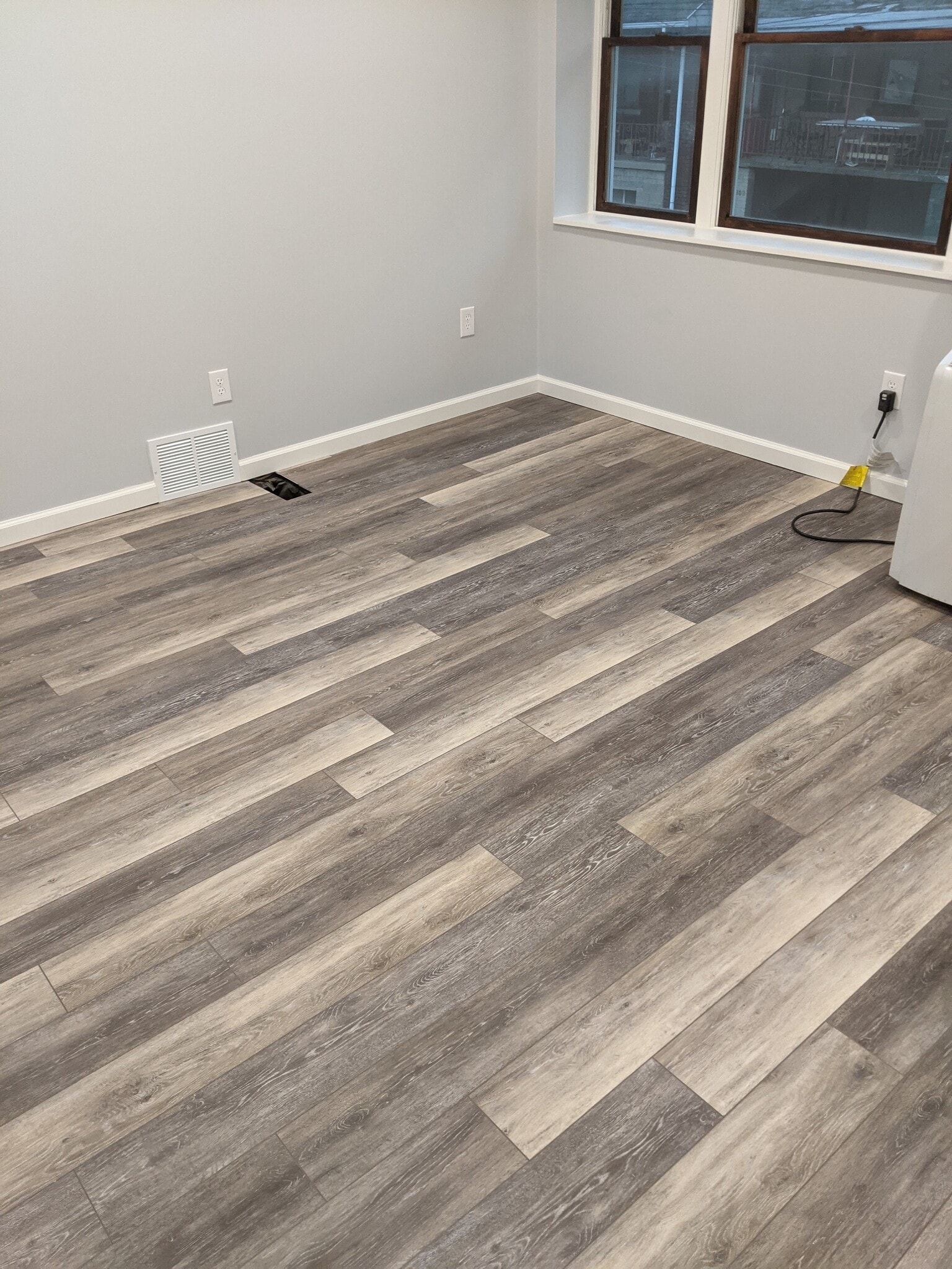 Flooring Close-up - 310 Semple St