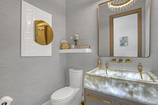 Building Photo - 1161 Pine Point Rd