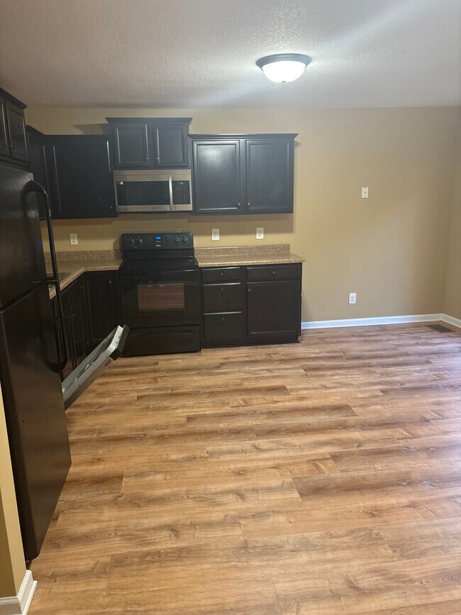 Building Photo - 1729 Thistlewood Dr
