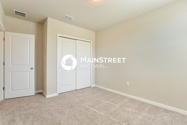 Building Photo - 4 Bedroom Pet-Friendly Home in Auburndale, FL with Main Street Renewal
