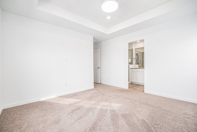 Building Photo - "Spacious 4-Bedroom Duplex Oasis with 3 Full Baths in Erie, CO - Your Perfect Home Awaits!"