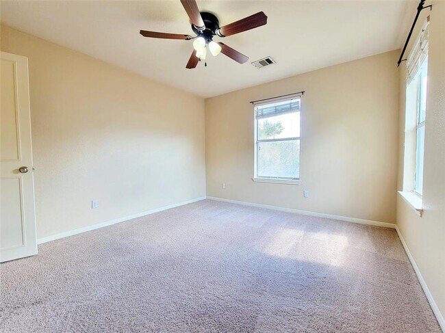 Building Photo - 3/BR, 2.5/BA Two-Level Home in Round Rock!