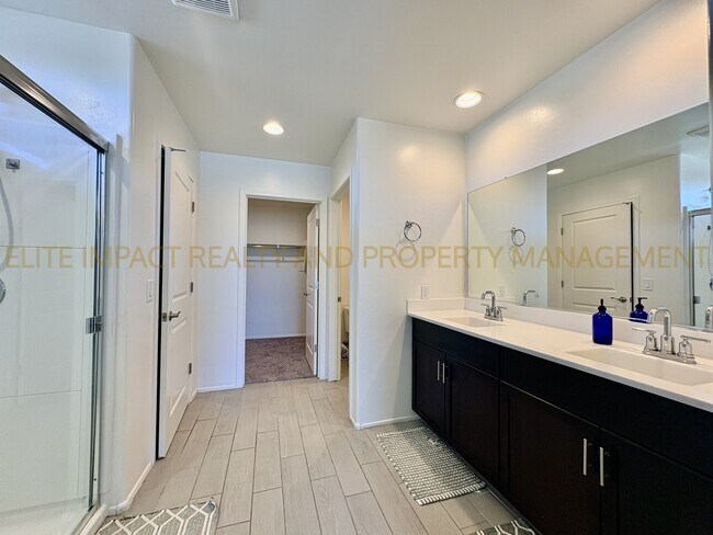 Building Photo - 7654 S Via Casa De Campo