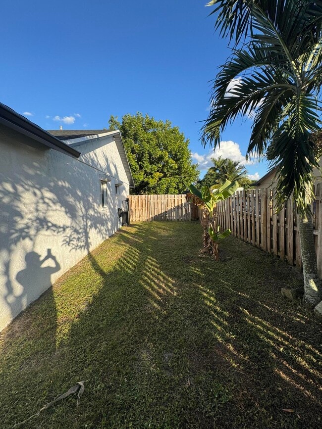 Building Photo - 1371 Thornbank Ln