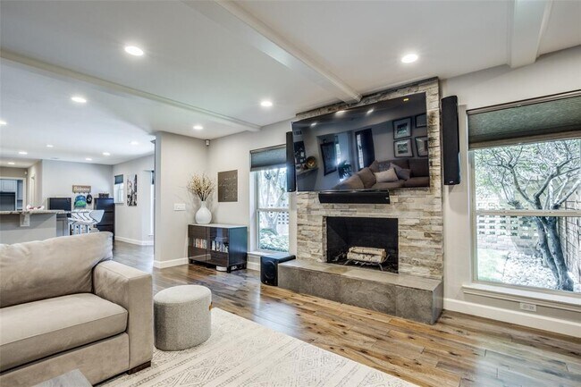 Building Photo - 4321 Dartstone Dr