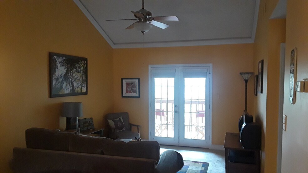 Building Photo - 1055 Baxter St