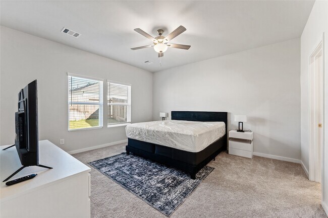 Building Photo - 16215 Globetrotter Ct