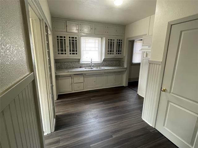 Building Photo - 421 N Marsalis Ave
