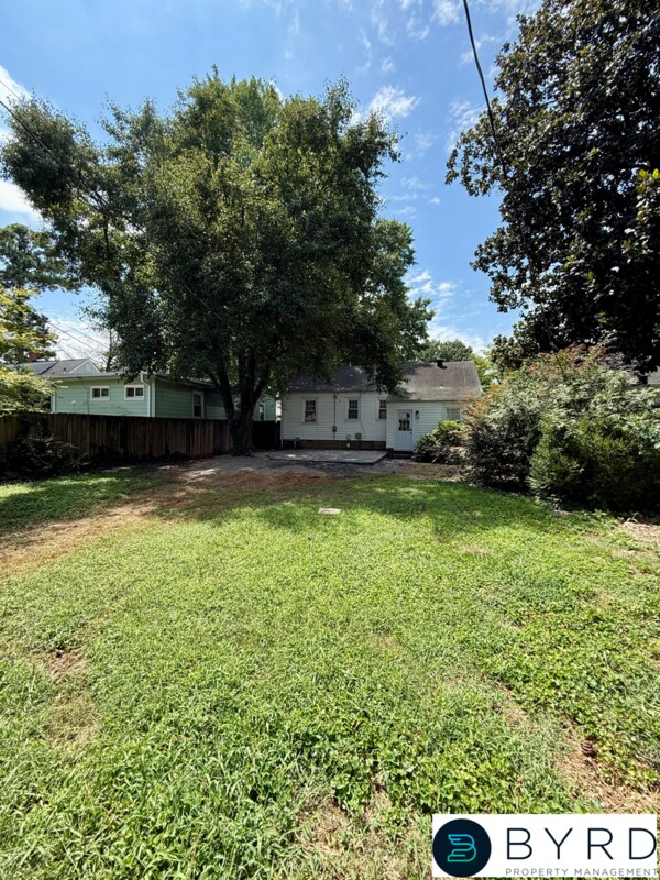 Building Photo - 4704 Cutshaw Ave