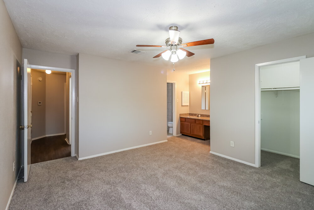 Building Photo - 15826 Beechnut St