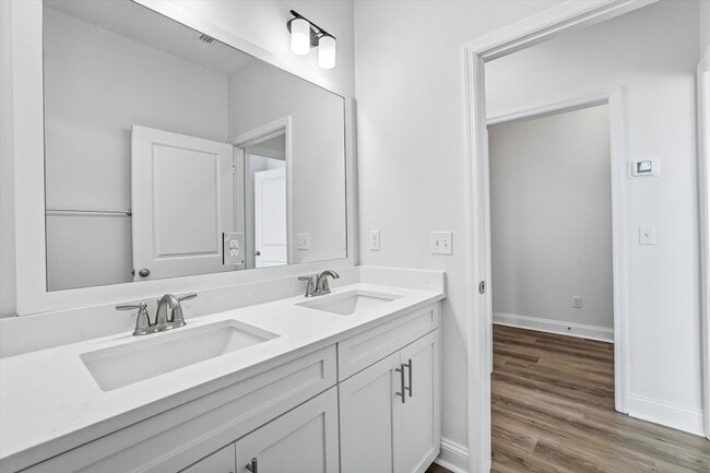 Building Photo - 201 Ursaline St