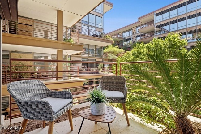 Building Photo - 7151 E Rancho Vista Dr