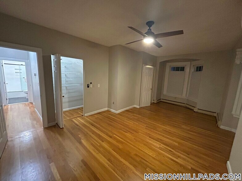 Building Photo - 120 Highland St