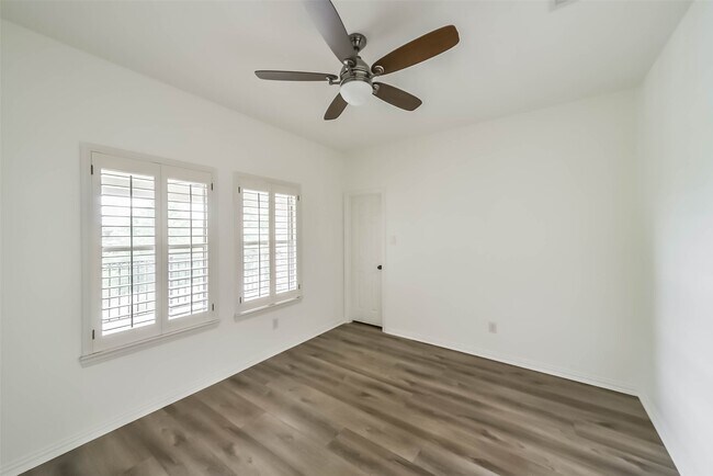Building Photo - 1202 Maroon Ln