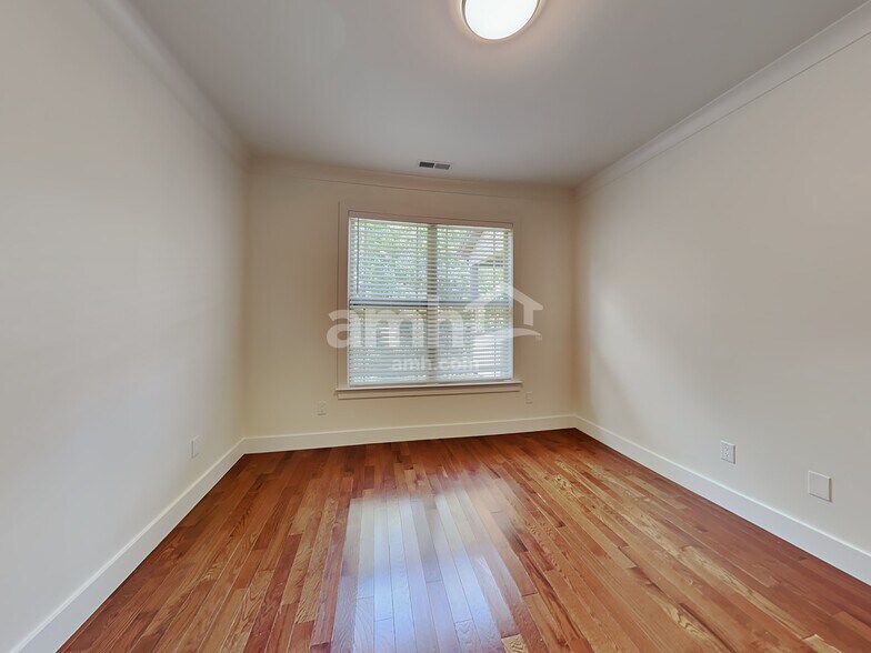 Building Photo - 430 Risen Star Dr