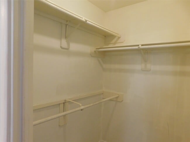 Building Photo - 122 High Meadows Dr