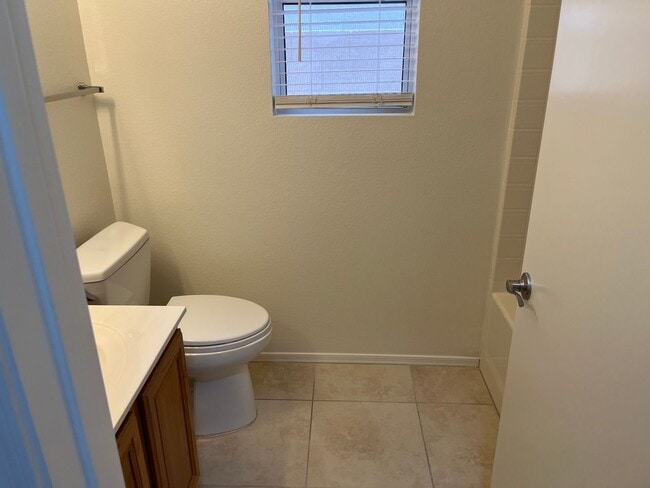 Building Photo - 33 N Sahuaro Dr