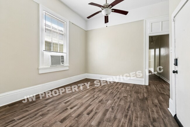 Building Photo - 2332 Ursulines Ave