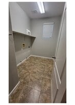 Building Photo - 1750 Bella Lago Dr
