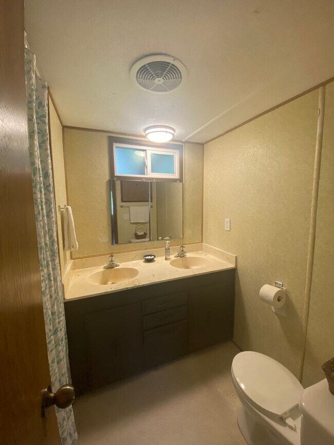 Building Photo - Manufactured Home In Bayview (APP#171)