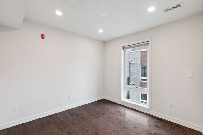 Building Photo - Luxury 2BD/2BA| Bella Vista Apartment