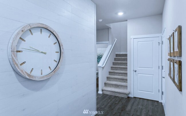 Building Photo - Bremerton Townhouse in Illahee Springs for...