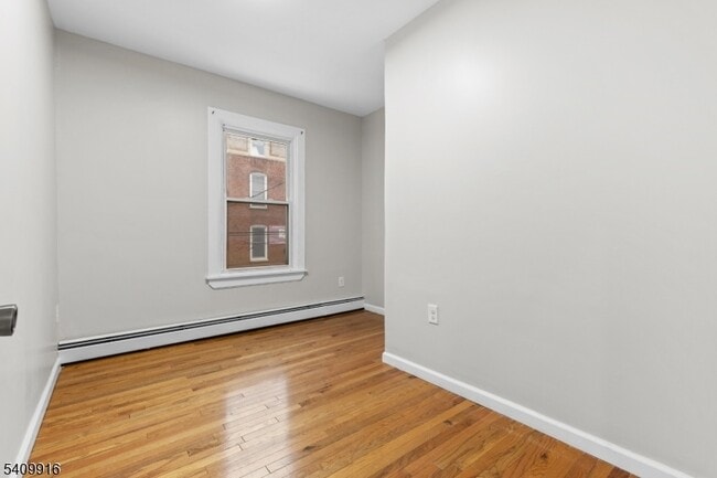 Building Photo - 336 Madison Ave