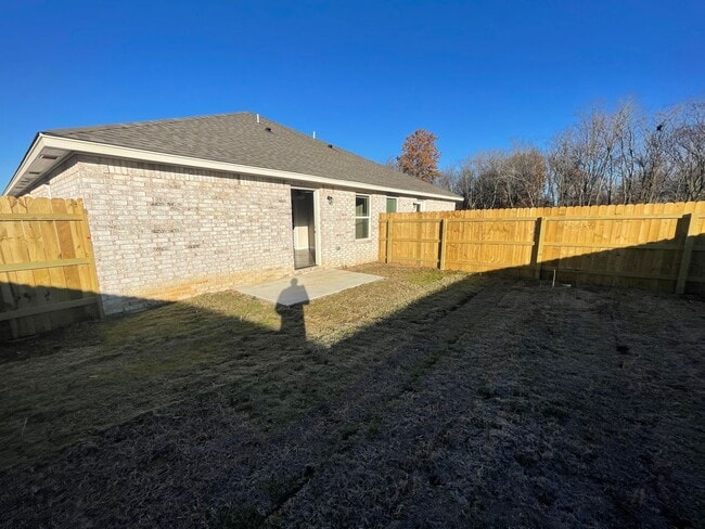 Building Photo - 3 bed, 2 bath Duplex in Wagoner
