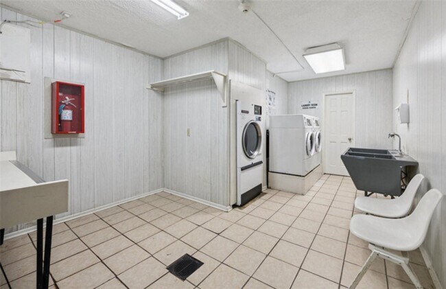 Building Photo - 2700 Bellefontaine St