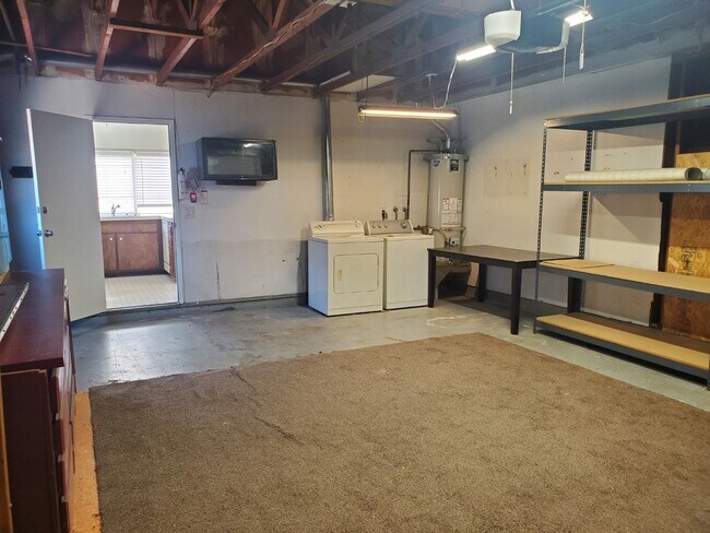 Building Photo - Corner lot detached SFR with a fenced yard in a wonderful neighborhood available 12/20/2025.