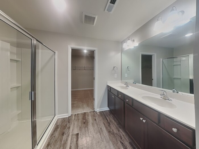 Building Photo - 1041 Cloverdale CT